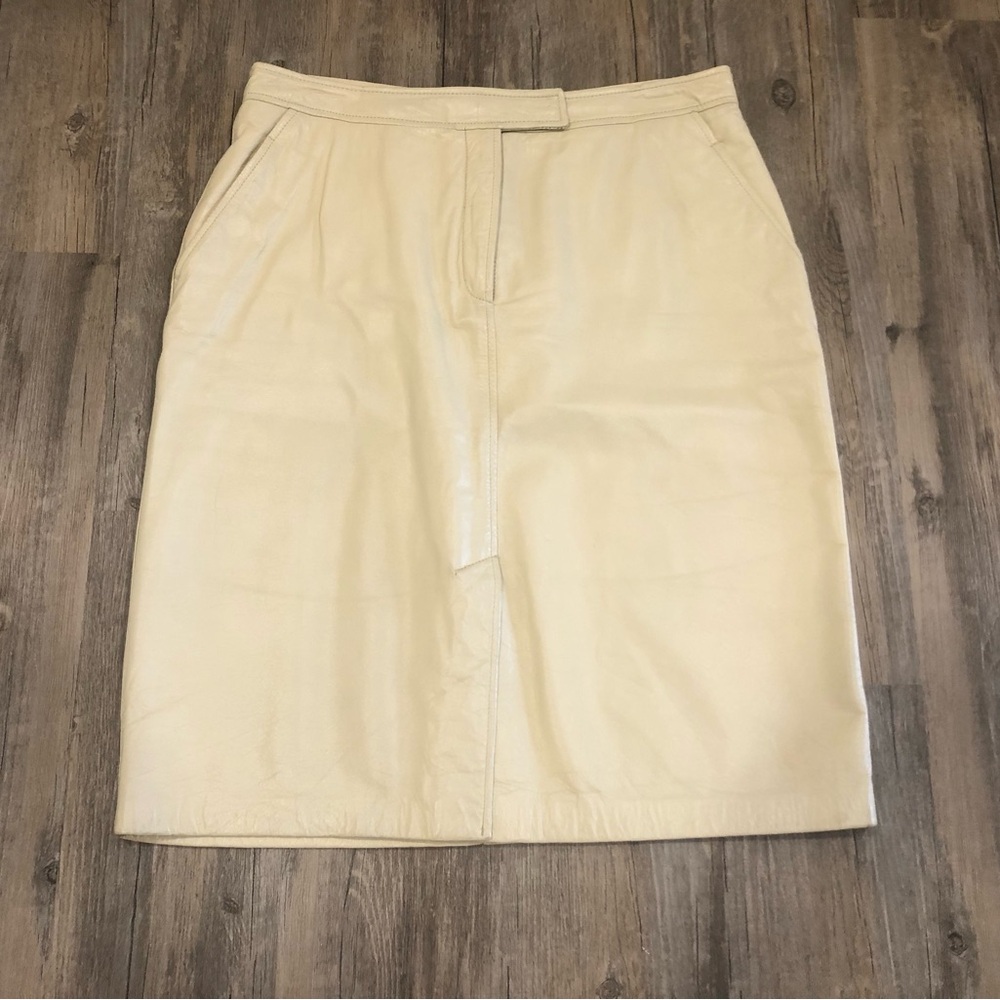 Danier Cream 100% Leather Lined Pencil Skirt 7465 Designed in Canada Length 24”